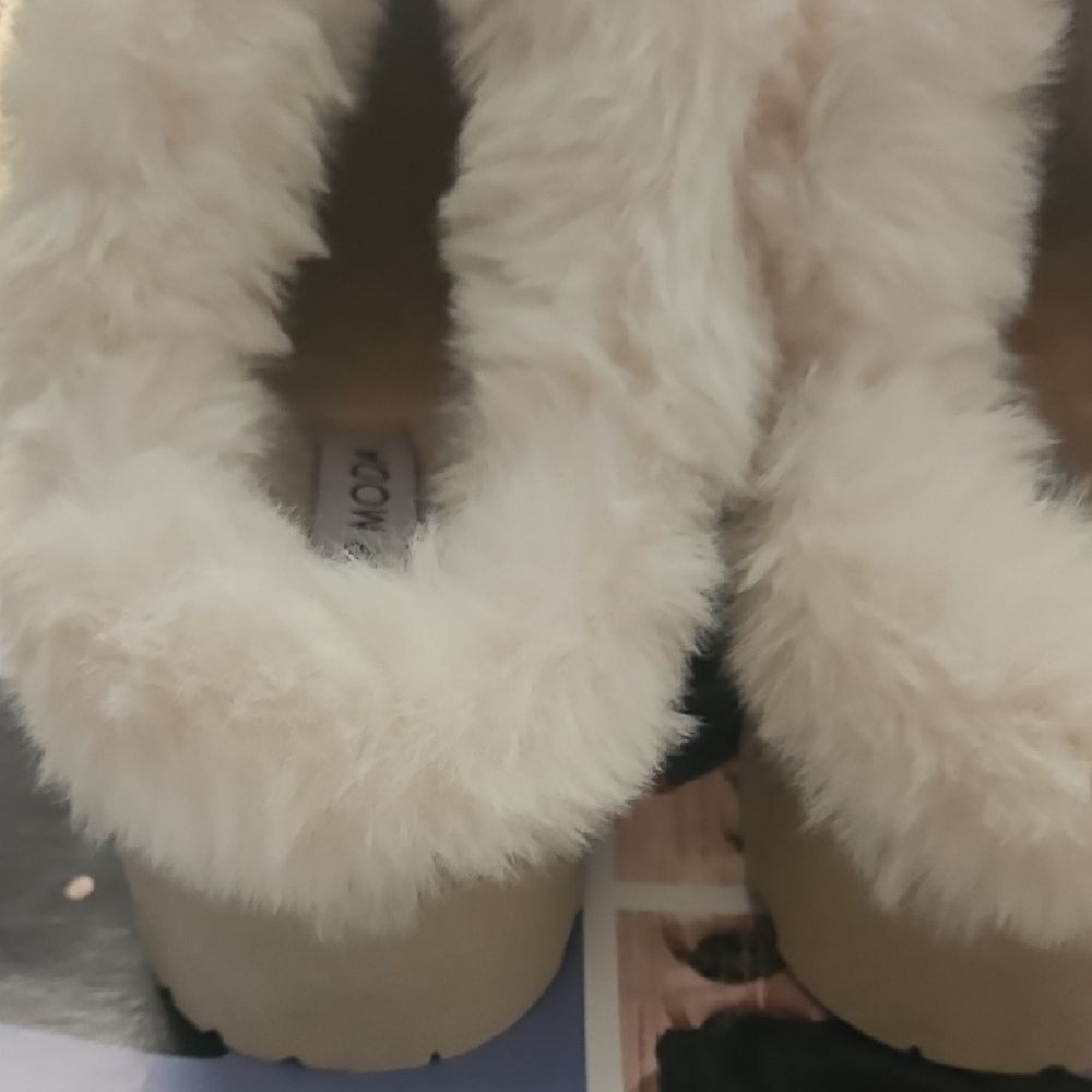 πππβTOP Moda Fur-Lined Platform Slip-Onsπππ - Picture 6 of 16